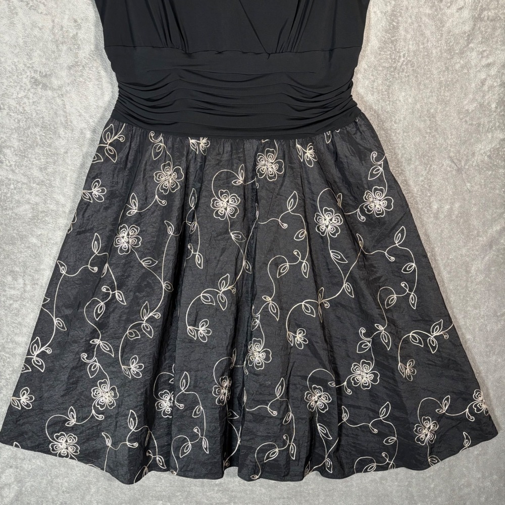Dressbarn Collection Black Floral Embroidered Fit & Flare Dress Plus Size 20 LBD - Picture 6 of 13